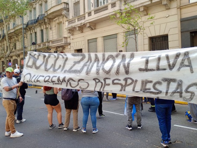 Ceramistas bonaerenses marcharon por despidos